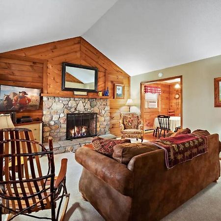 Classic Log Cabin With Fireplace On Quiet River Blowing Rock Exterior foto